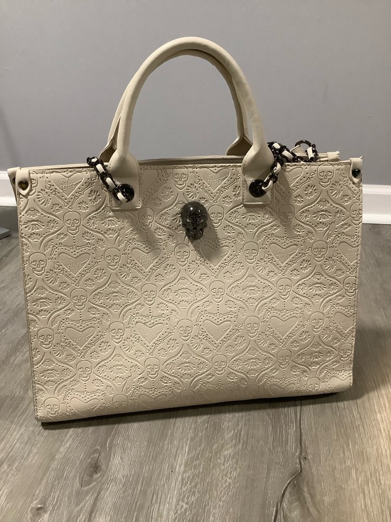 Betsey Johnson Handbags - Betsey Johnson large cream colored skull bag